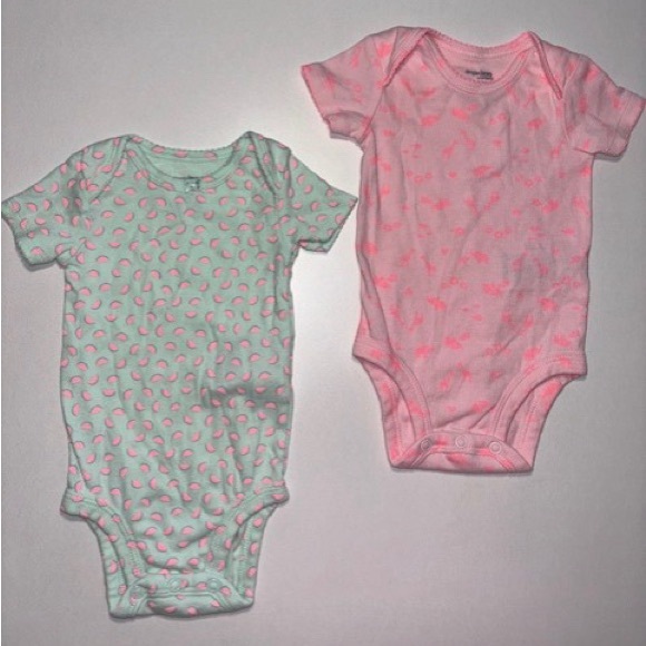 Set of 6 Baby Onesies in Various Colors - Picture 4 of 9